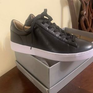Vionic Women's Honey Casual Sneaker- Black Size 8